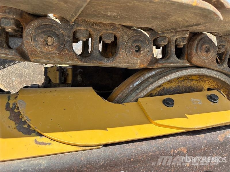 CAT D4K2 Crawler Dozer Pásové dozéry