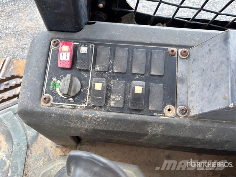 CAT D4K2 Crawler Dozer Pásové dozéry