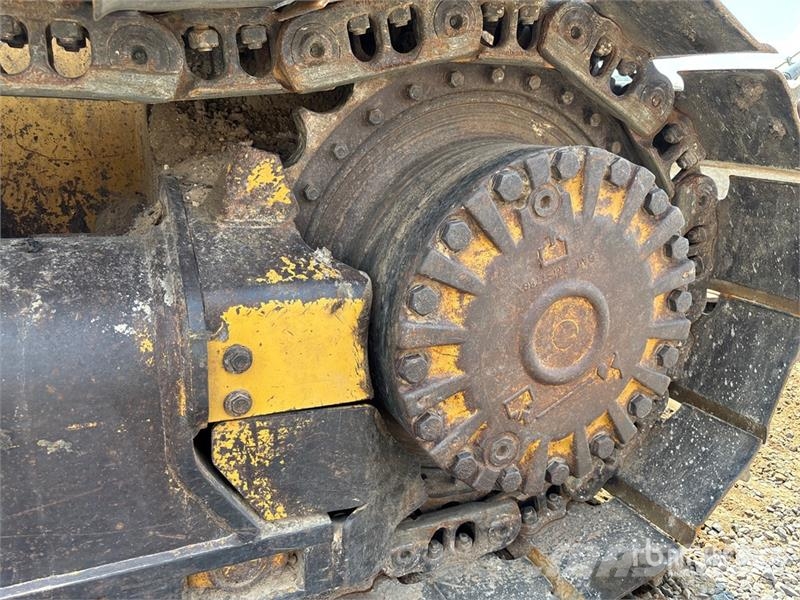 CAT D4K2 Crawler Dozer Pásové dozéry