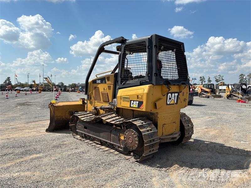 CAT D4K2 Crawler Dozer Pásové dozéry