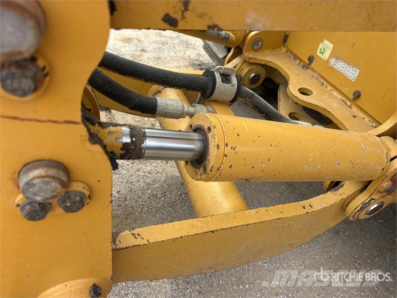 CAT D4K2 XL Crawler Dozer 履帶推土機