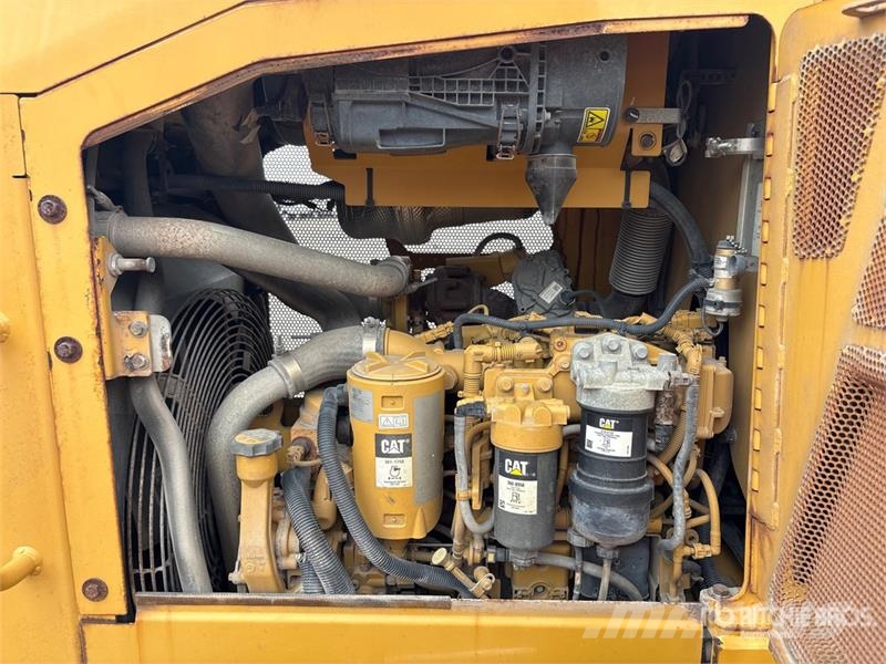 CAT D4K2LGP Crawler Dozer Buldožeri gusjeničari