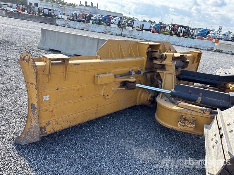CAT D5 ブルドーザー