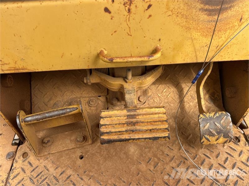 CAT D5C Series lll Buldožerji goseničarji
