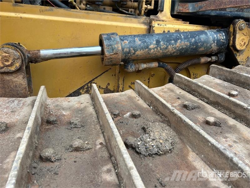 CAT D5K2 XL Buldožeri guseničari