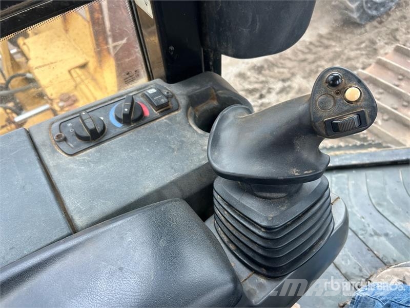 CAT D5K2 XL Buldožeri guseničari