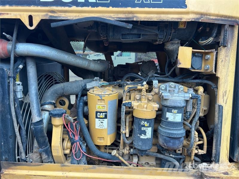 CAT D5K2 XL Buldožeri guseničari