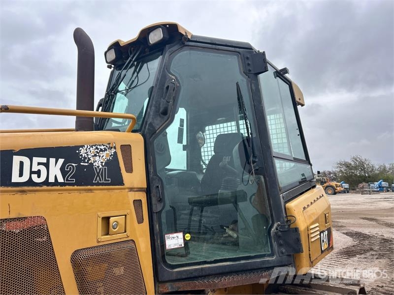 CAT D5K2 XL Buldožeri guseničari