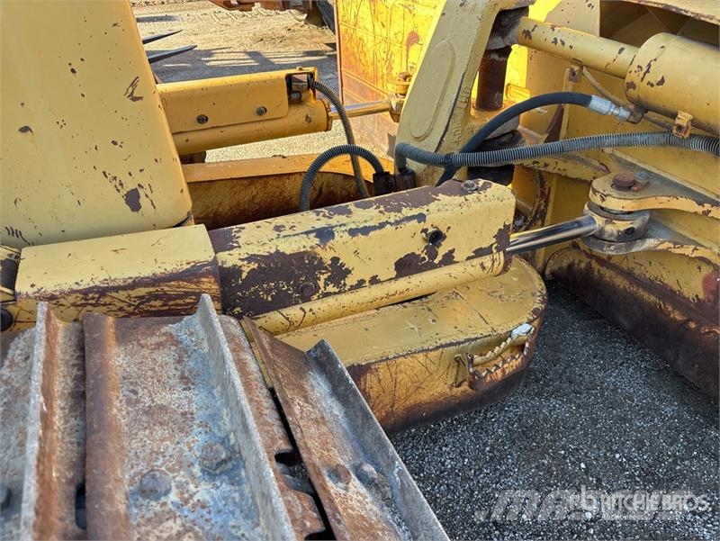 CAT D5N XL Buldožeri guseničari