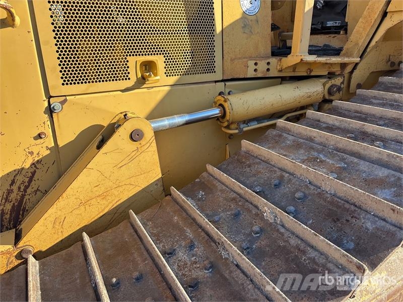 CAT D5N XL Buldožeri guseničari