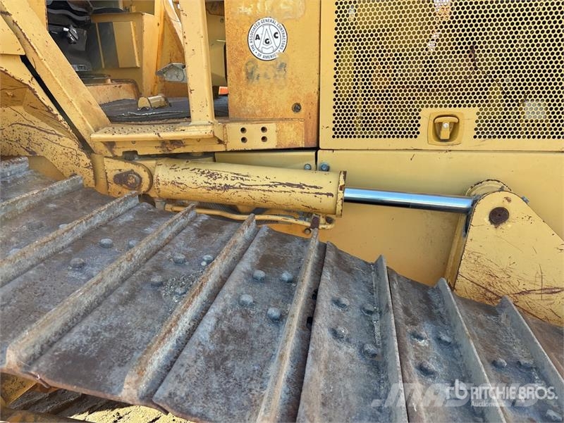 CAT D5N XL Buldožeri guseničari