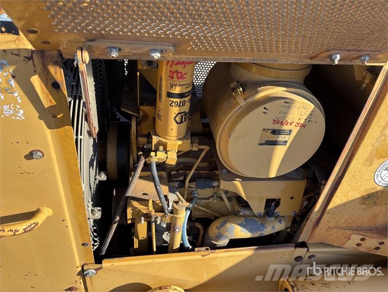CAT D5N XL Buldožeri guseničari