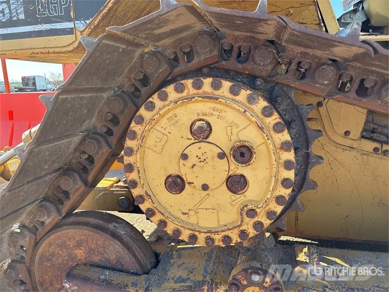 CAT D5N XL Buldožeri guseničari