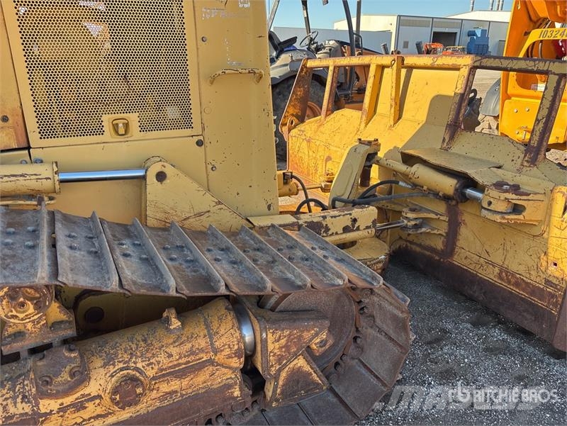 CAT D5N XL Buldožeri guseničari
