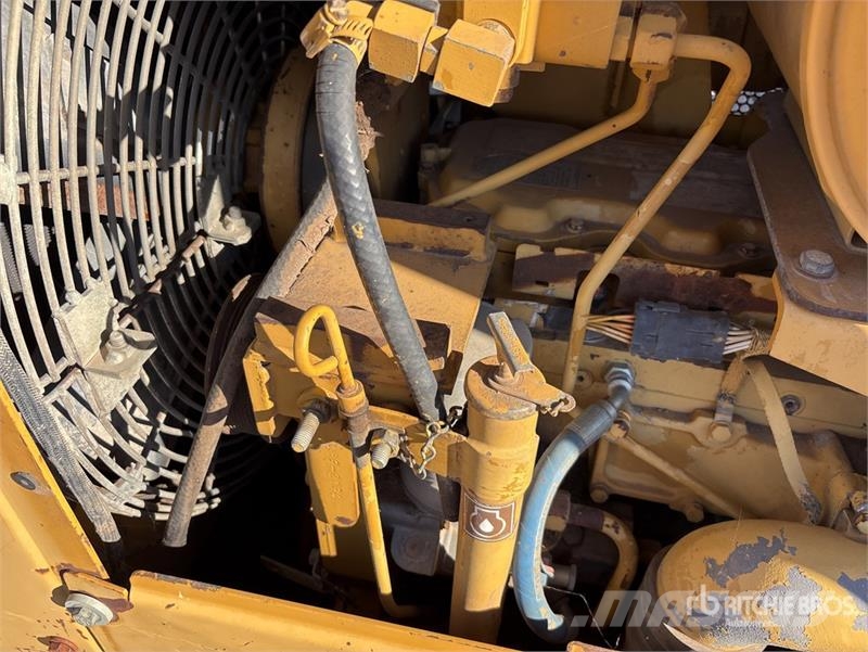 CAT D5N XL Buldožeri guseničari