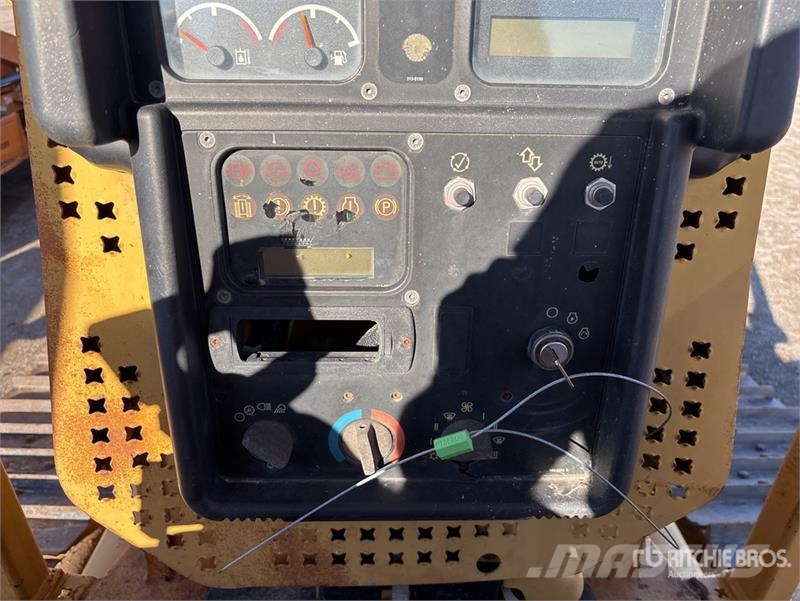 CAT D5N XL Buldožeri guseničari