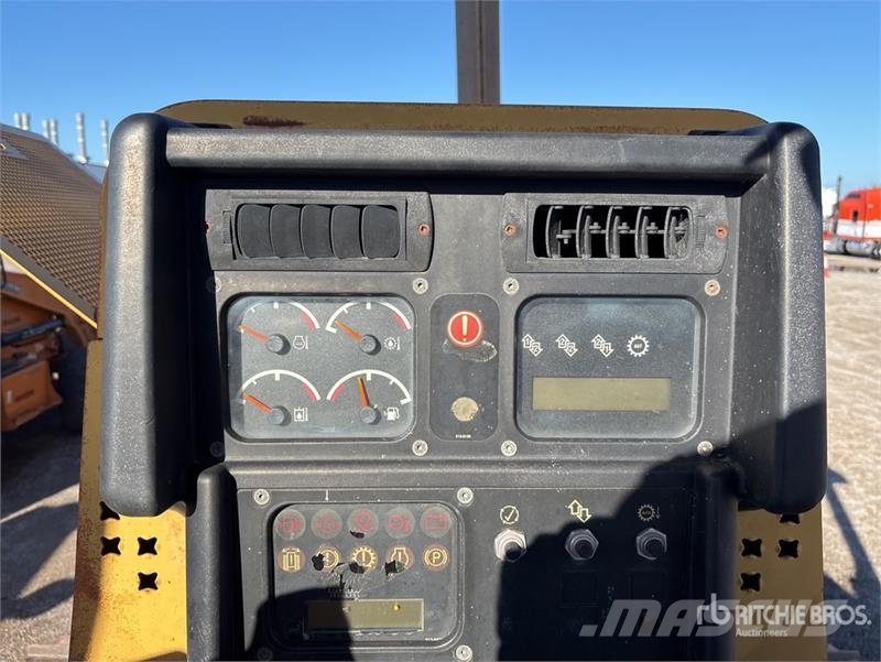CAT D5N XL Buldožeri guseničari