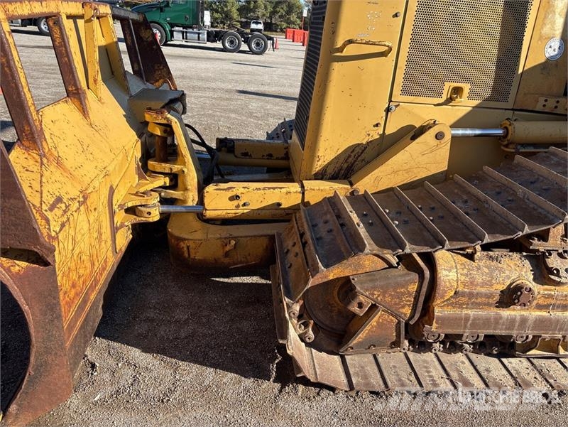 CAT D5N XL Buldožeri guseničari