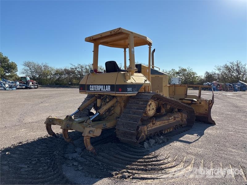 CAT D5N XL Buldožeri guseničari