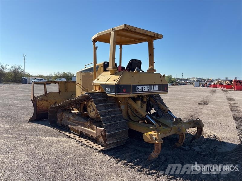 CAT D5N XL Buldožeri guseničari