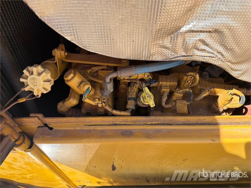 CAT D6 Buldožeri guseničari