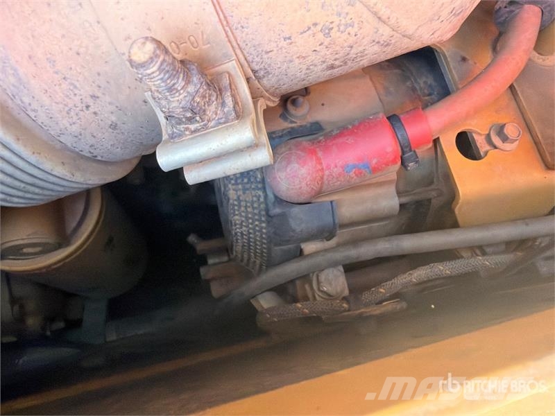 CAT D6 Buldožeri guseničari