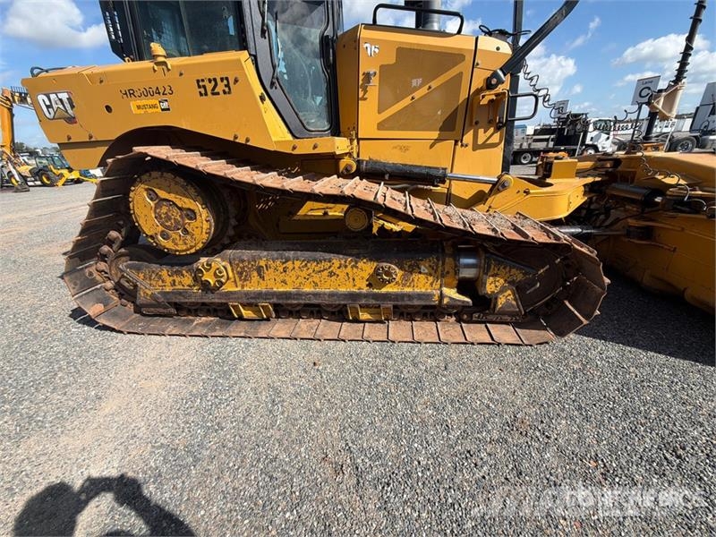 CAT D6 Buldožeri guseničari
