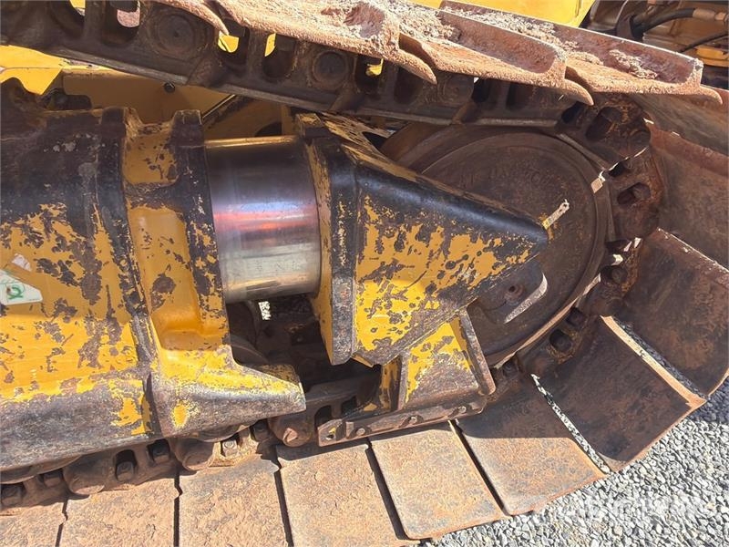CAT D6 Buldožeri guseničari
