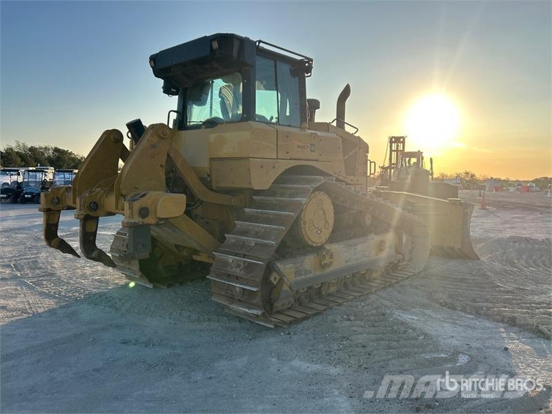 CAT D6 履帶推土機
