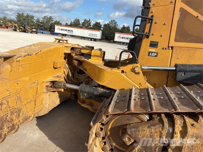 CAT D6 Bulldozer på larvebånd