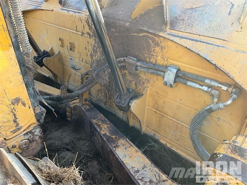 CAT D6 Bulldozer på larvebånd