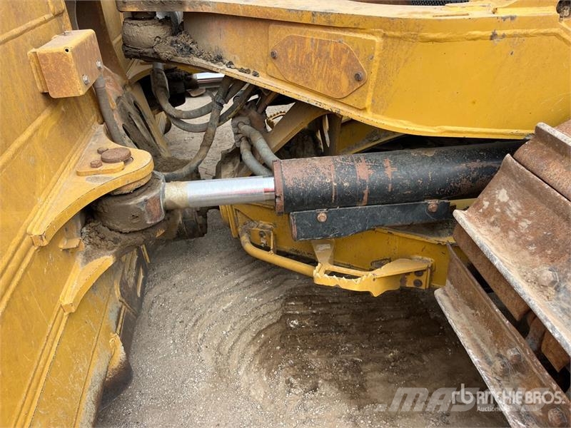CAT D6 Dozers - Tratores rastos