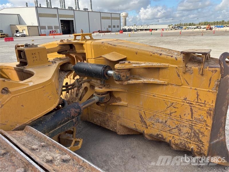 CAT D6 Bulldozer på larvebånd