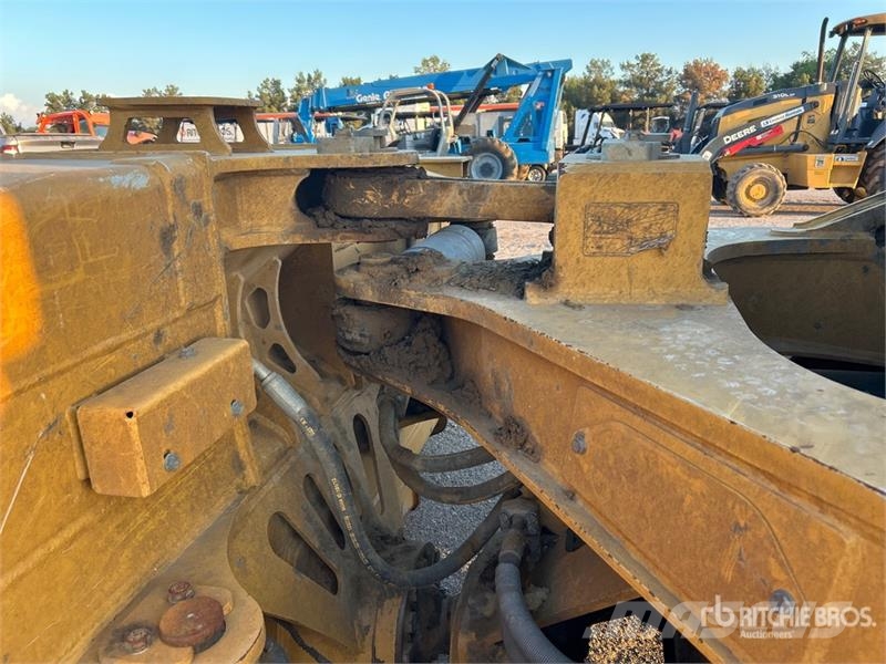 CAT D6 履帶推土機