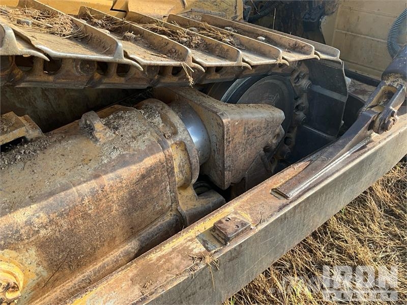 CAT D6 Bulldozer på larvebånd
