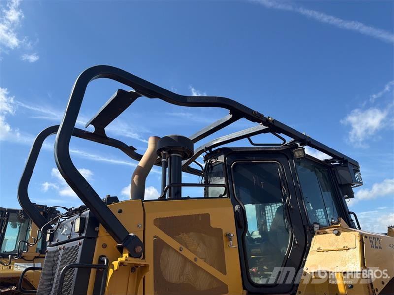 CAT D6 Buldožeri guseničari