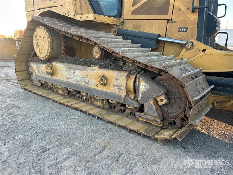 CAT D6 履帶推土機