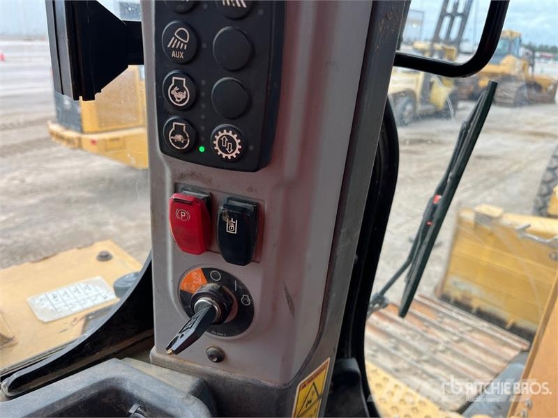 CAT D6 Dozers - Tratores rastos