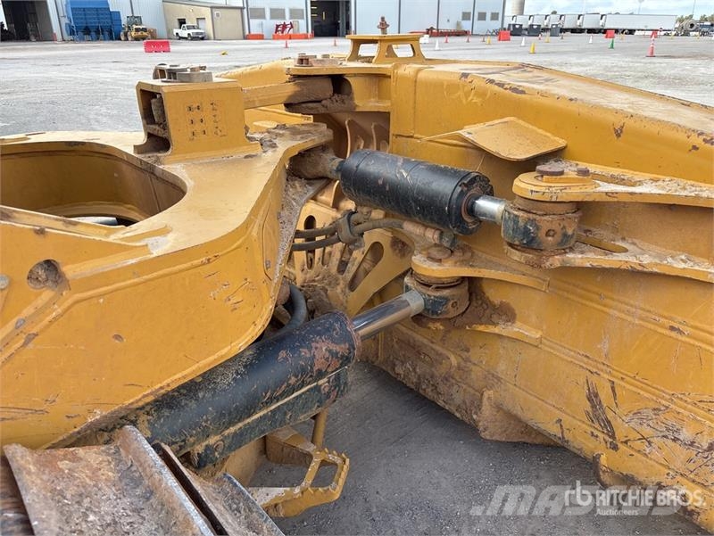 CAT D6 Bulldozer på larvebånd