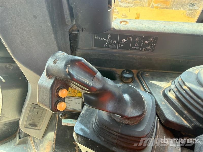 CAT D6 Buldožeri guseničari