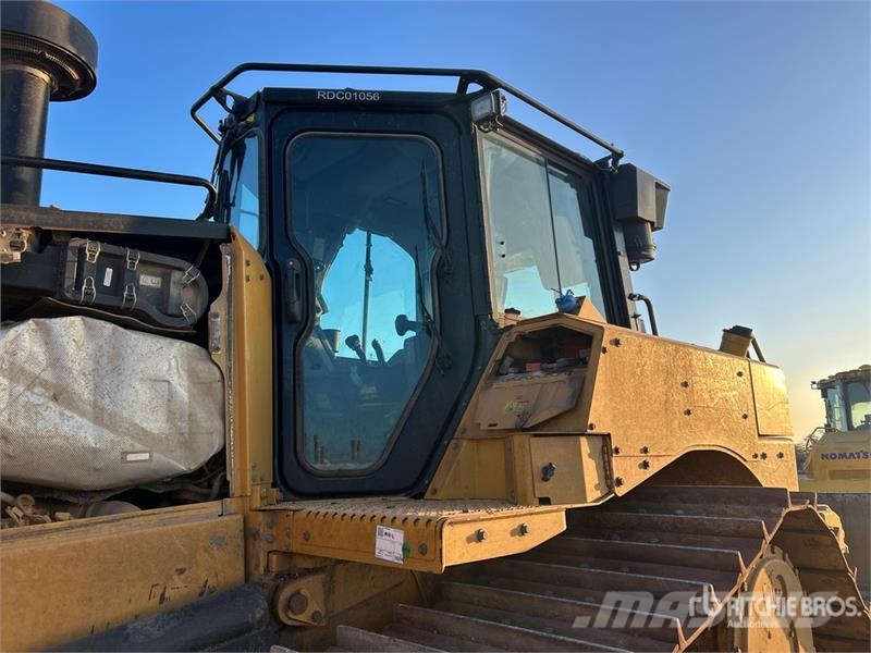 CAT D6 履帶推土機