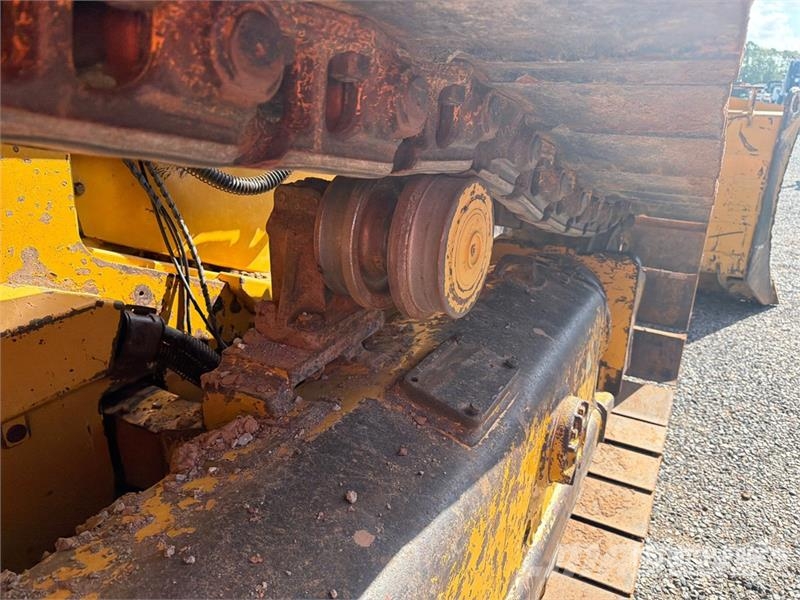 CAT D6 Buldožeri guseničari