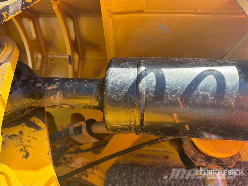 CAT D6 Buldožeri guseničari