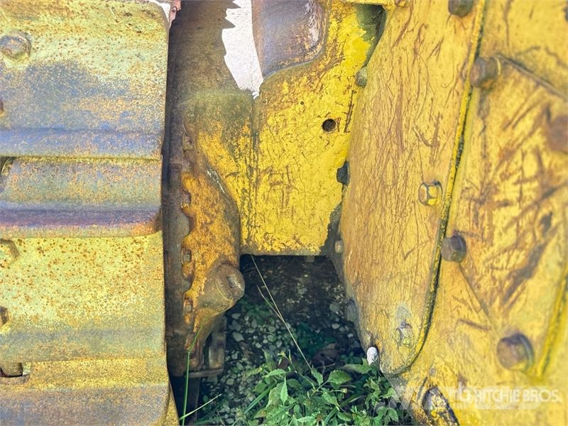 CAT D6 Crawler Dozer Pásové dozery