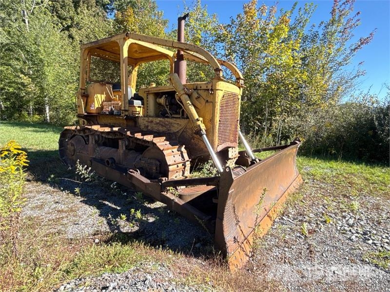 CAT D6 Crawler Dozer Pásové dozery