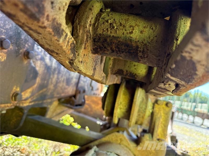 CAT D6 Crawler Dozer Pásové dozery