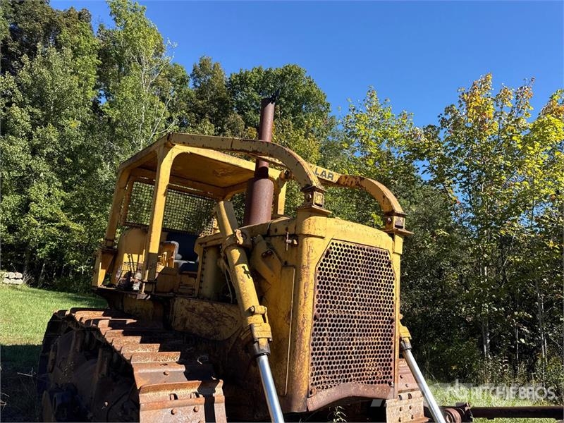 CAT D6 Crawler Dozer Pásové dozery