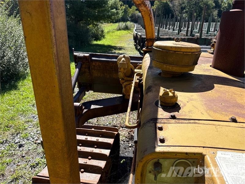 CAT D6 Crawler Dozer Pásové dozery