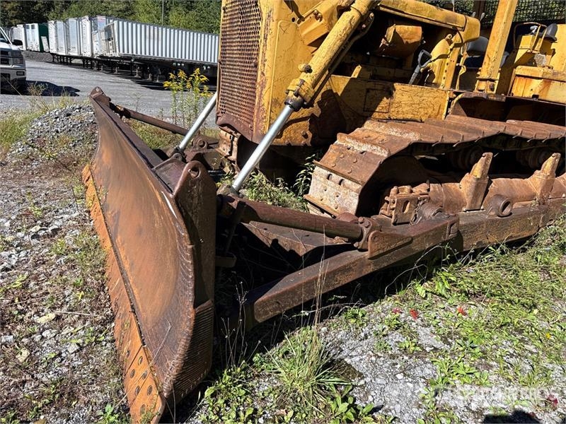 CAT D6 Crawler Dozer Pásové dozery