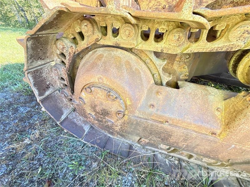 CAT D6 Crawler Dozer Pásové dozery